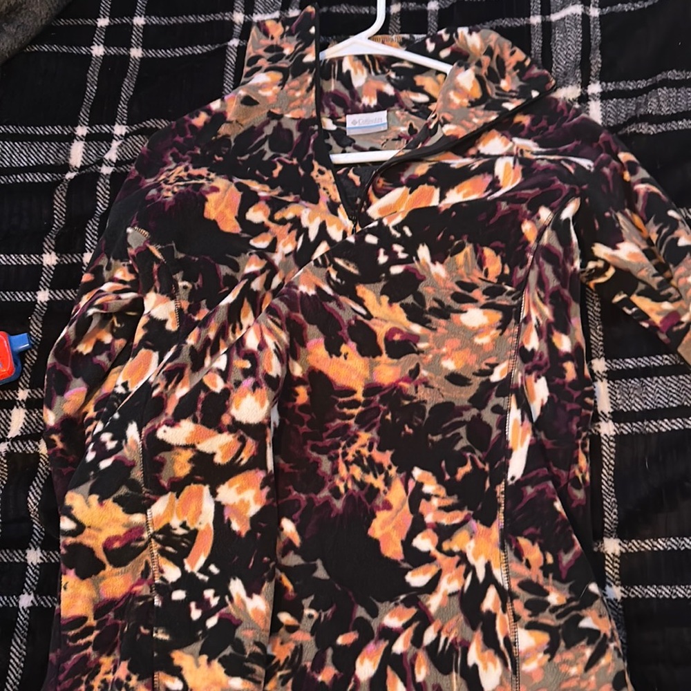Columbia tye dye hoodie never worn